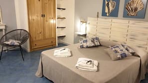 In-room safe, blackout drapes, linens