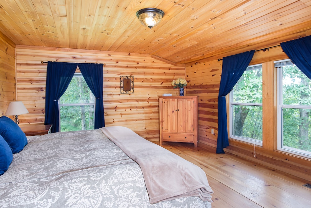 The Mohicans Treehouse Resort Wedding In Ohio Hotel Rates