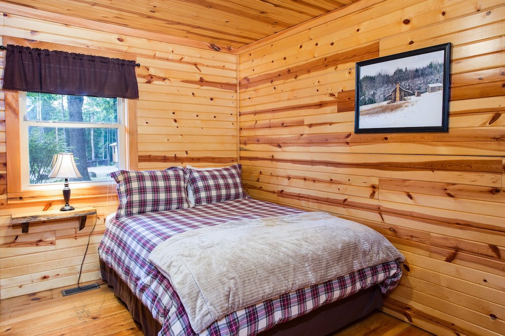 The Mohicans Treehouse Resort & Wedding, Glenmont: Room ...