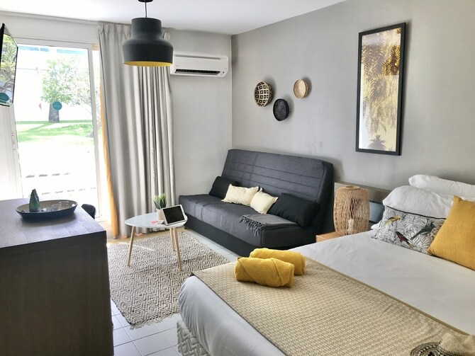 25m2 Studio In A 3 Hotel 1000m2 Swimming Pool Direct Access Private Beach 22 Room Prices Deals Reviews Expedia Com