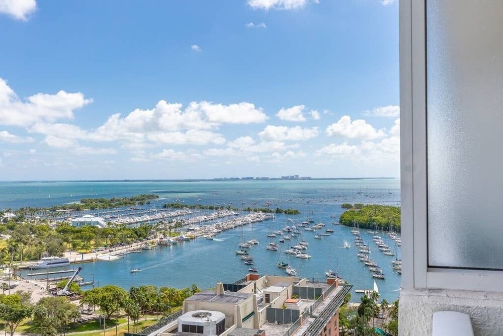 Lateral Sea View, Full Kitchen, Coconut Grove, FREE Park, Pool, Gym