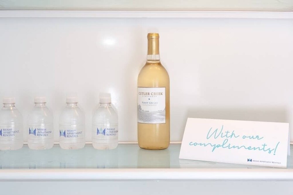 Lateral Sea View, Full Kitchen, Coconut Grove, FREE Park, Pool, Gym