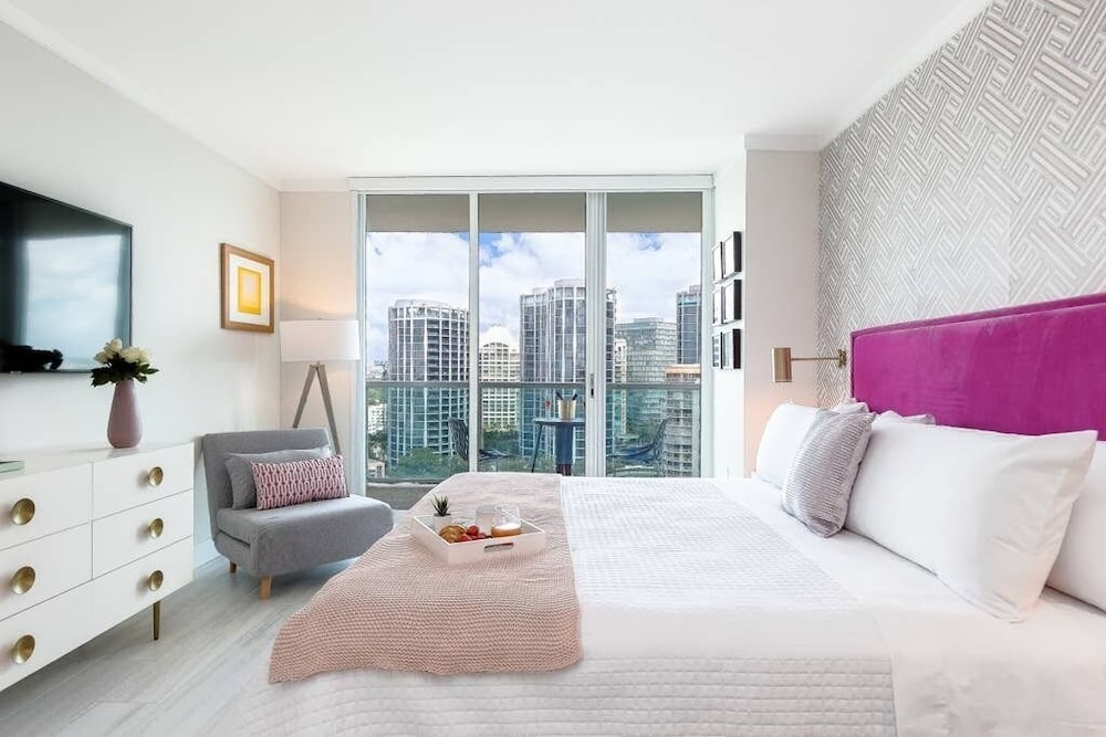 Lateral Sea View, Full Kitchen, Coconut Grove, FREE Park, Pool, Gym