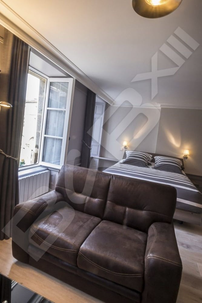 BEAUTIFUL APARTMENT MARIE RAVENEL Granville Vrbo