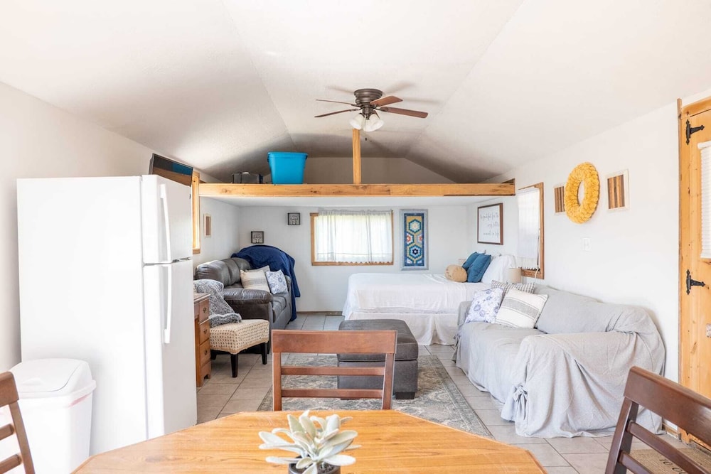 Cozy Cabin near Ark! Adam and Eve's Retreat