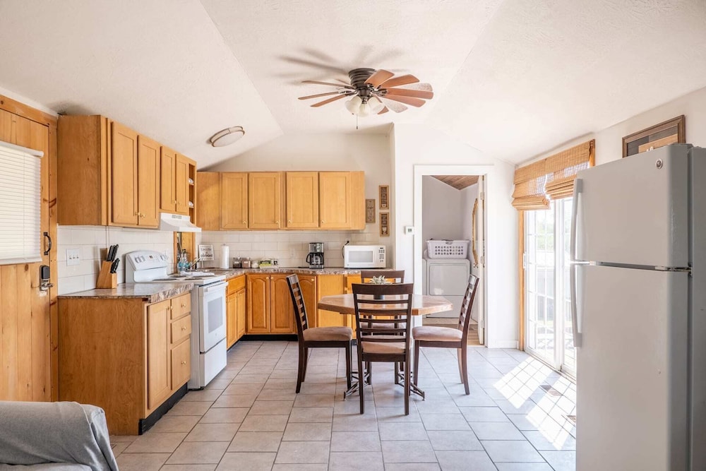 Cozy Cabin near Ark! Adam and Eve's Retreat