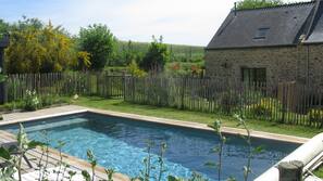 Piscine extérieure (ouverte en saison)