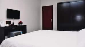 In-room safe, individually decorated, individually furnished, desk