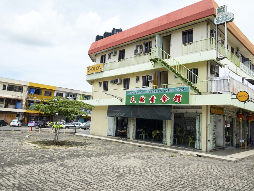 Spot On 89582 Evergreen Hotel Keningau Mys Airasiago