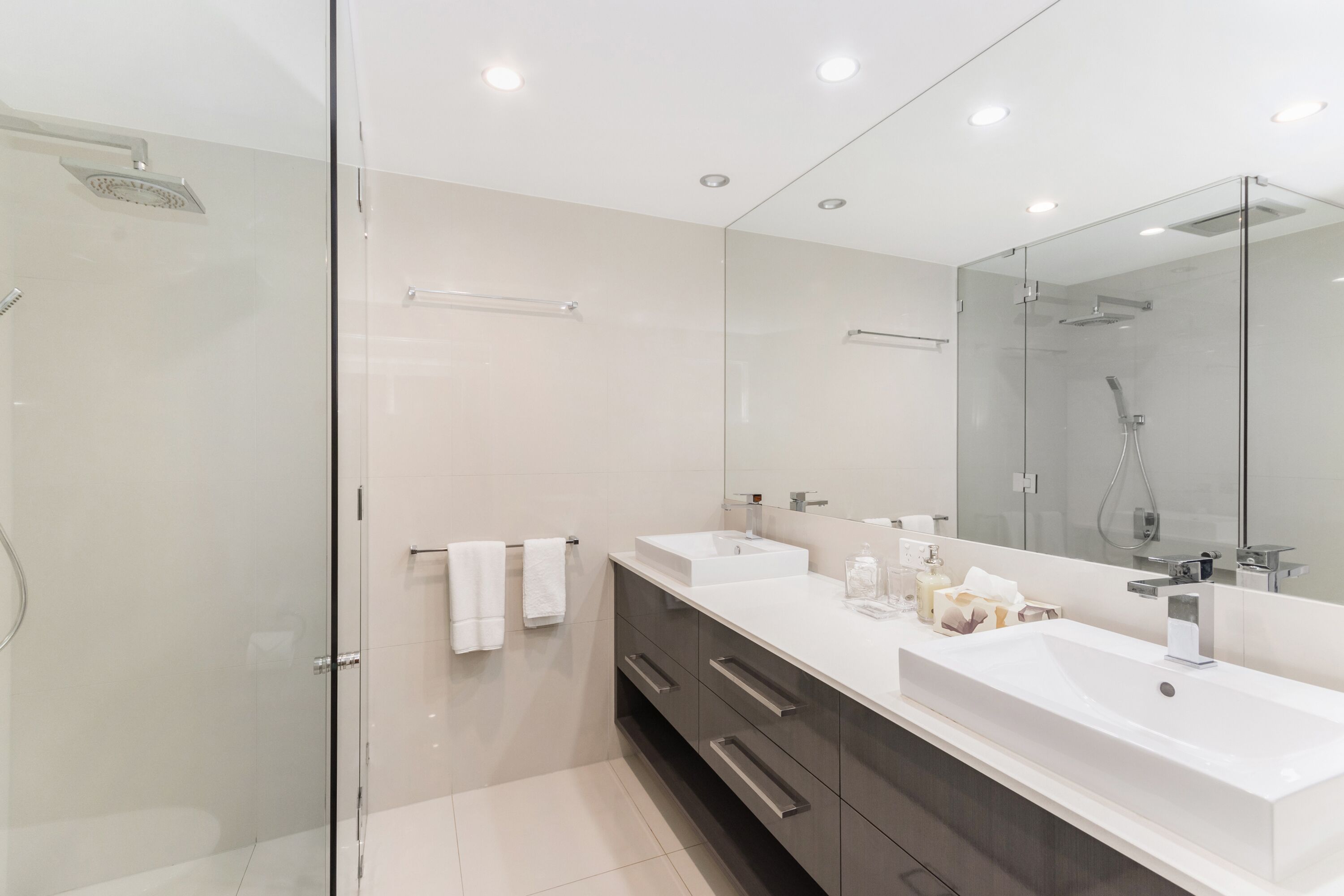 Luxury PoolSide Apartment In Beachfront