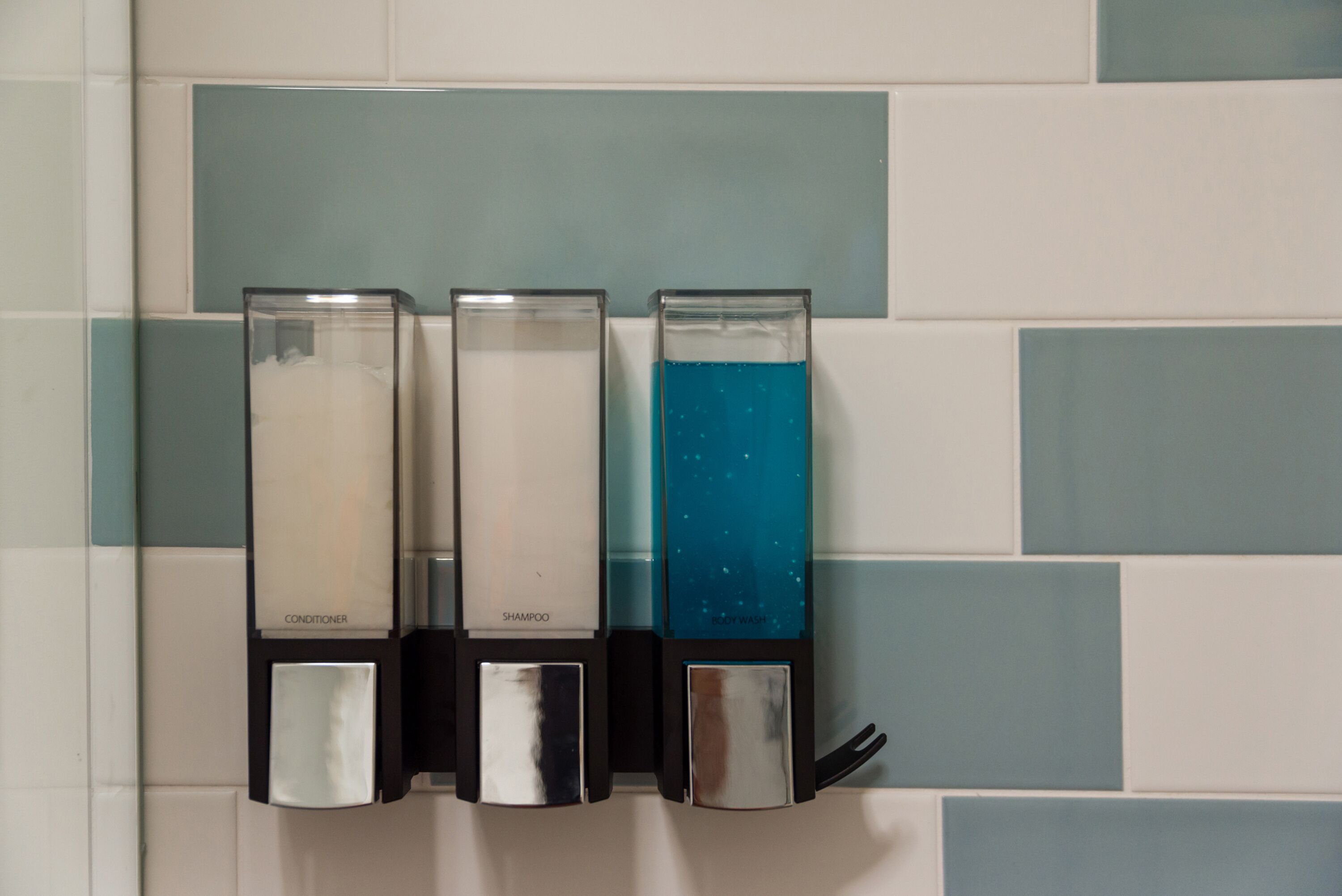 Rare! Modern Unit w/ Private Fenced garden Close to The Beach PC3