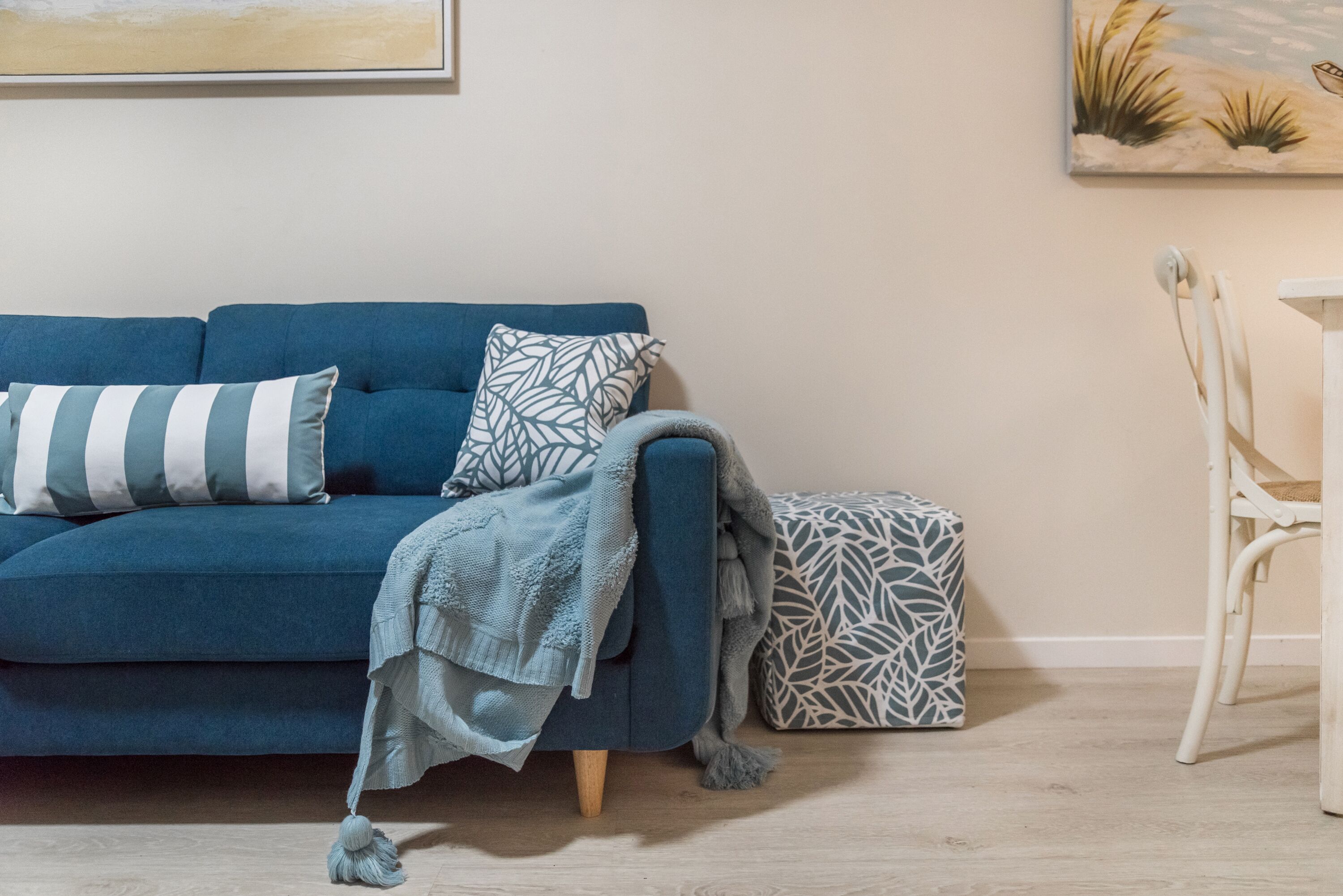 Rare! Modern Unit w/ Private Fenced garden Close to The Beach PC5