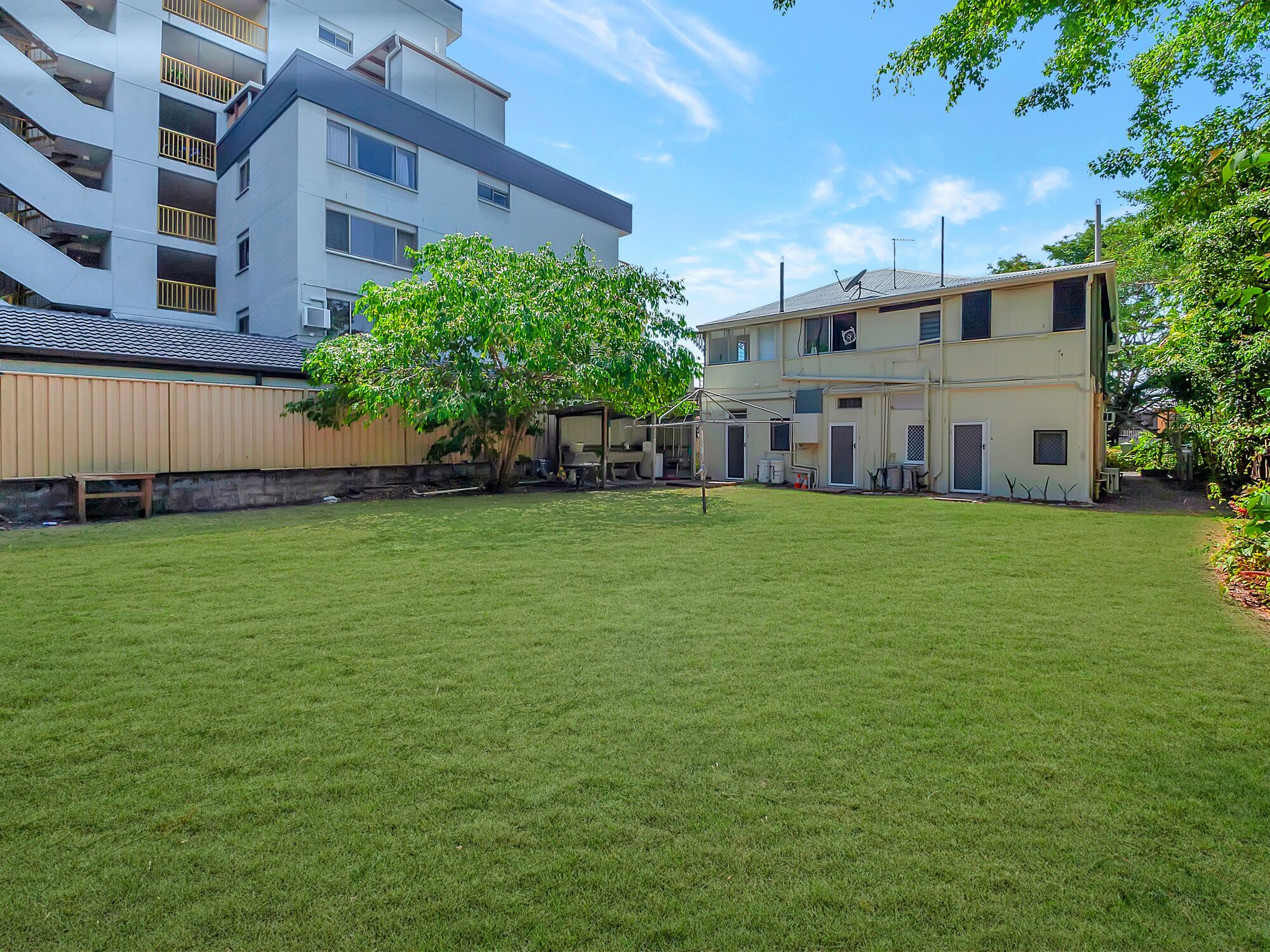 Easy Going Holiday Unit On McKenzie MK5