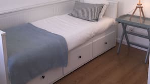 2 bedrooms, WiFi, linens