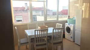 Microwave, dishwasher, coffee/tea maker, cookware/dishes/utensils