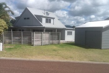 beach house pet friendly