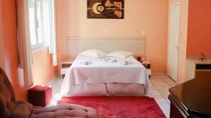 Escrivaninha, Wi-Fi de cortesia, roupa de cama