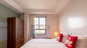 Desk, rollaway beds, free WiFi, linens