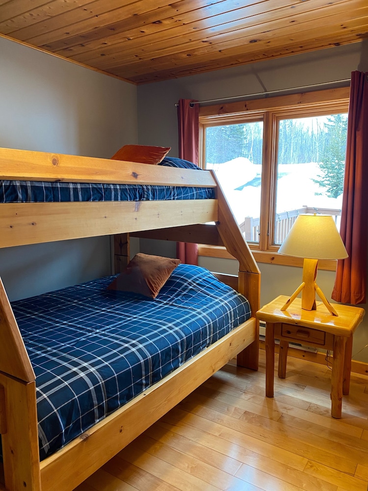 Lutsen Log Lodge! Ski, Hike, Swim and Bike! Lutsen Vrbo