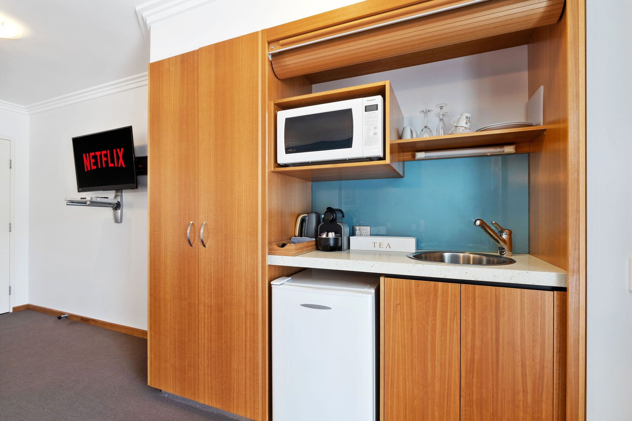 3BR Coolum Beach Escape 🌴Deck😎Pool💦Spa🎾Tennis