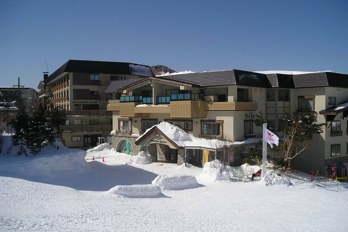 ホテル ホゥルス志賀高原 口コミ 部屋写真 料金 お得情報 エクスペディア