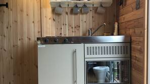 Mini refrigerator