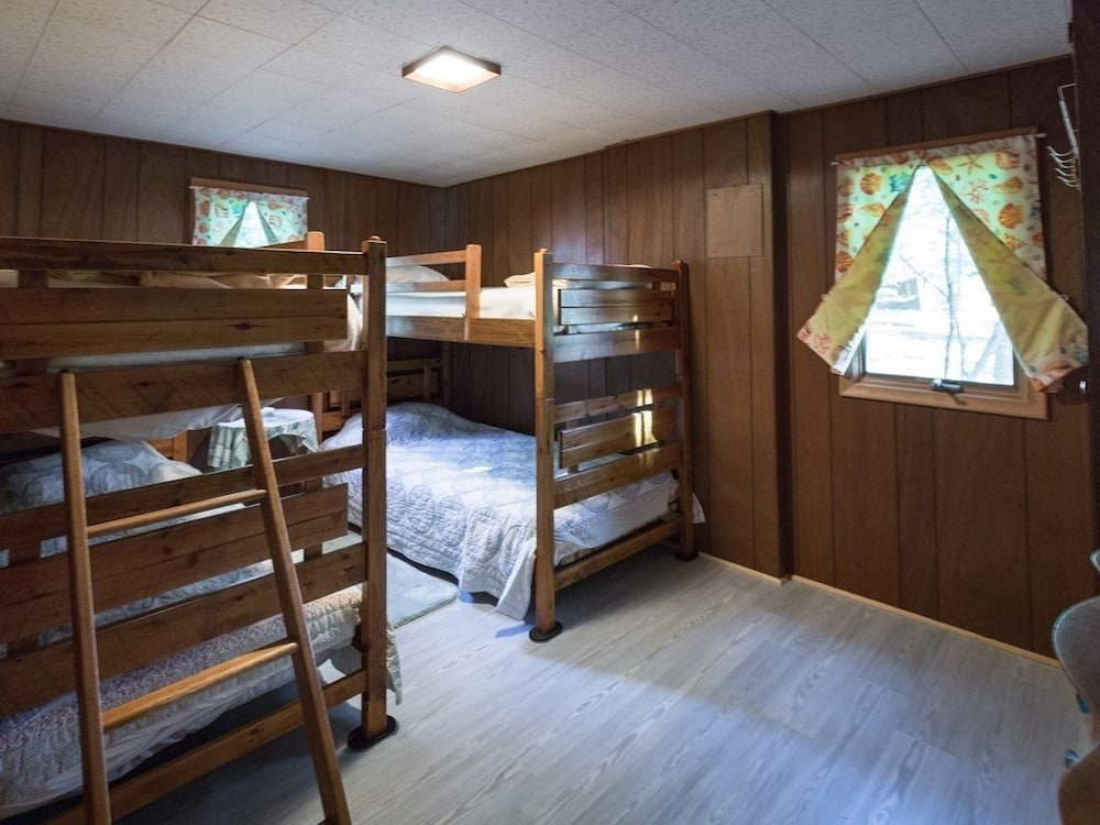 Idyllic cottage on Bois Blanc Island's Snow Beach Bois Blanc Island