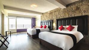 Escritorio, wifi gratis, ropa de cama