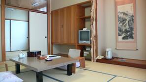 In-room safe, free WiFi