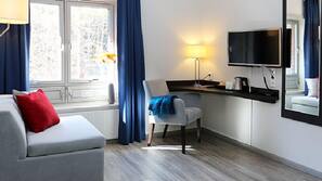 Iron/ironing board, free WiFi, bed sheets