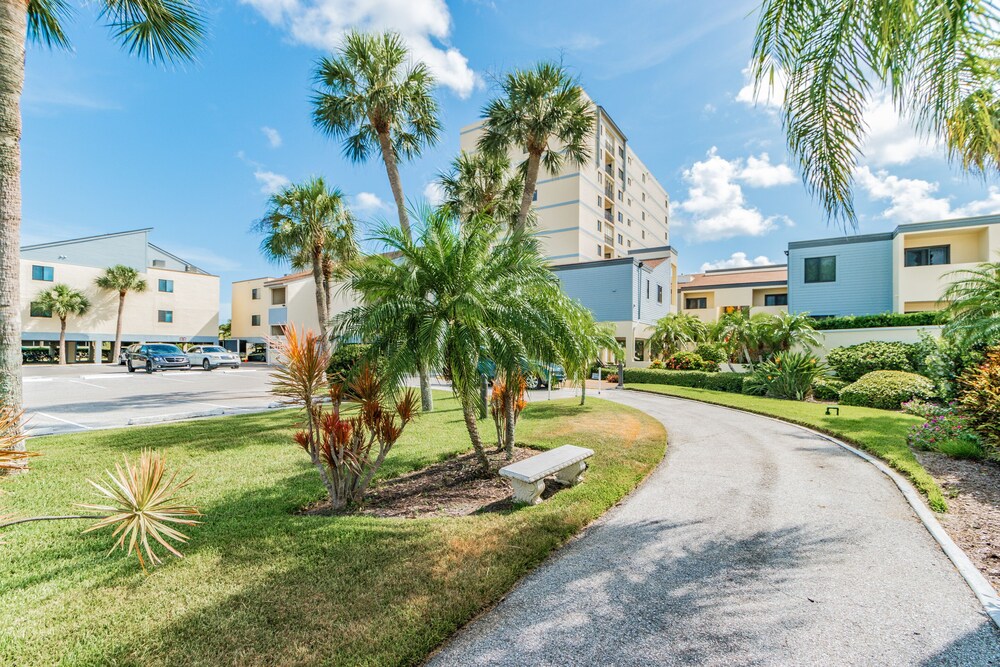 Beachfront Venice Island Condo, Venice Room Prices & Reviews Travelocity