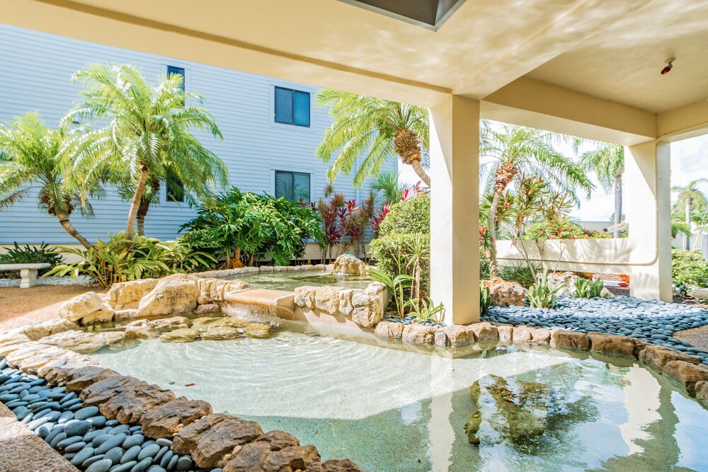 Beachfront Venice Island Condo, Venice Room Prices & Reviews Travelocity