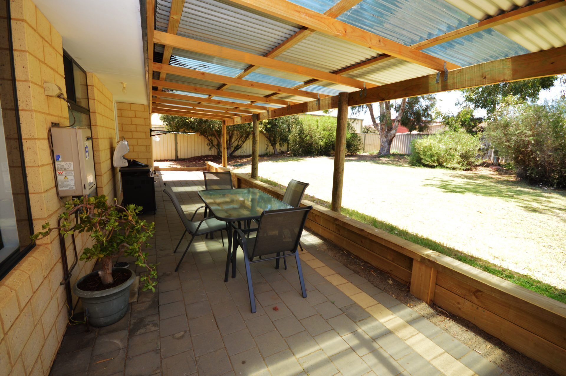 Only 5 Mins From Blue Holes Beach + Bonus Free Wifi is Available