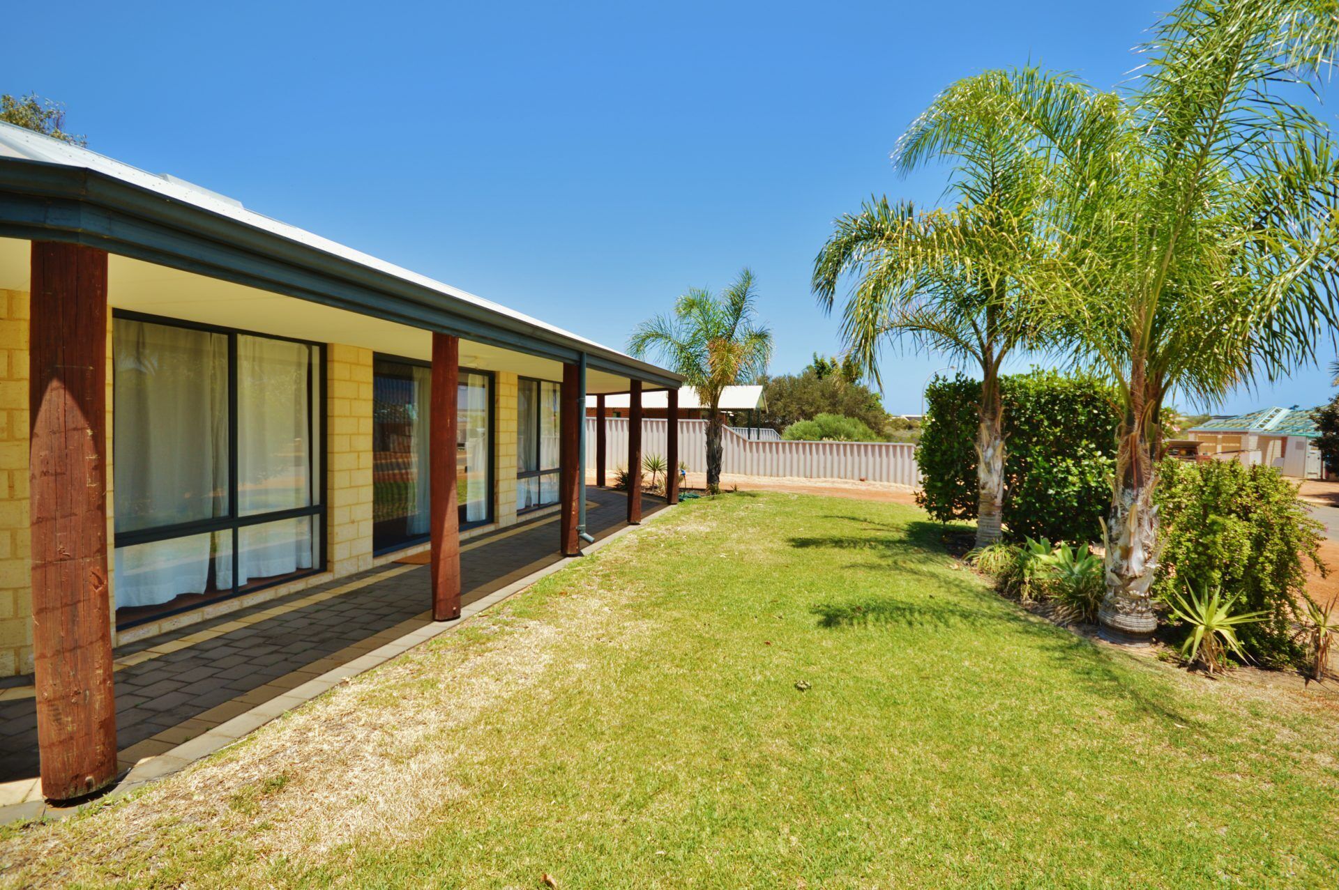 Only 5 Mins From Blue Holes Beach + Bonus Free Wifi is Available