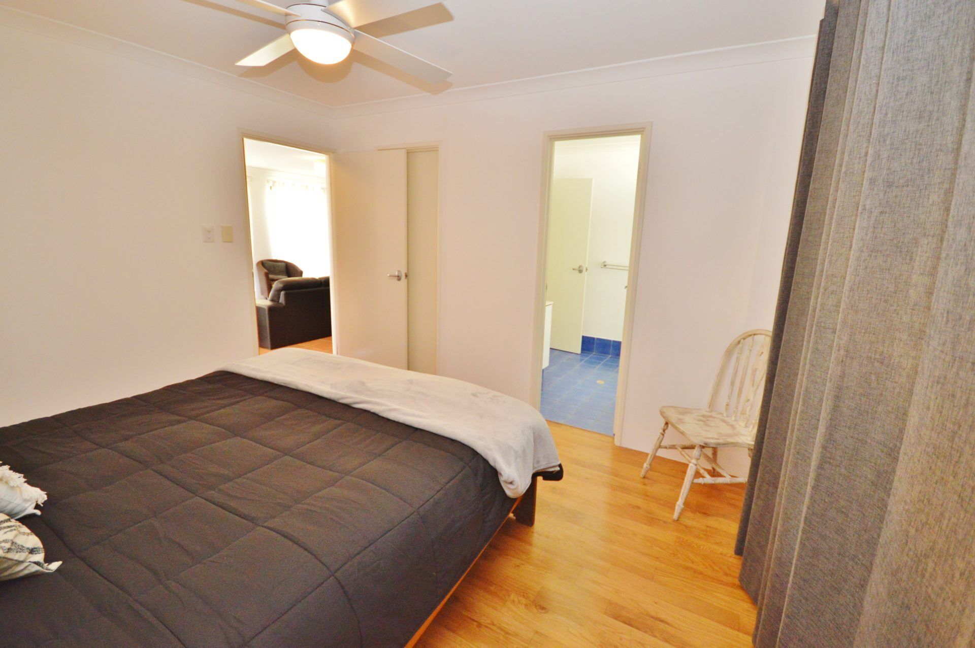 Only 5 Mins From Blue Holes Beach + Bonus Free Wifi is Available