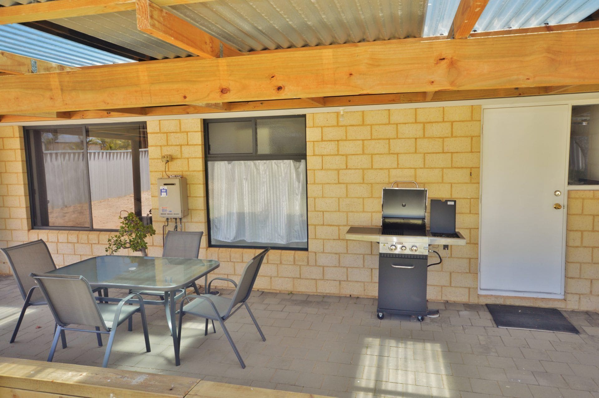 Only 5 Mins From Blue Holes Beach + Bonus Free Wifi is Available