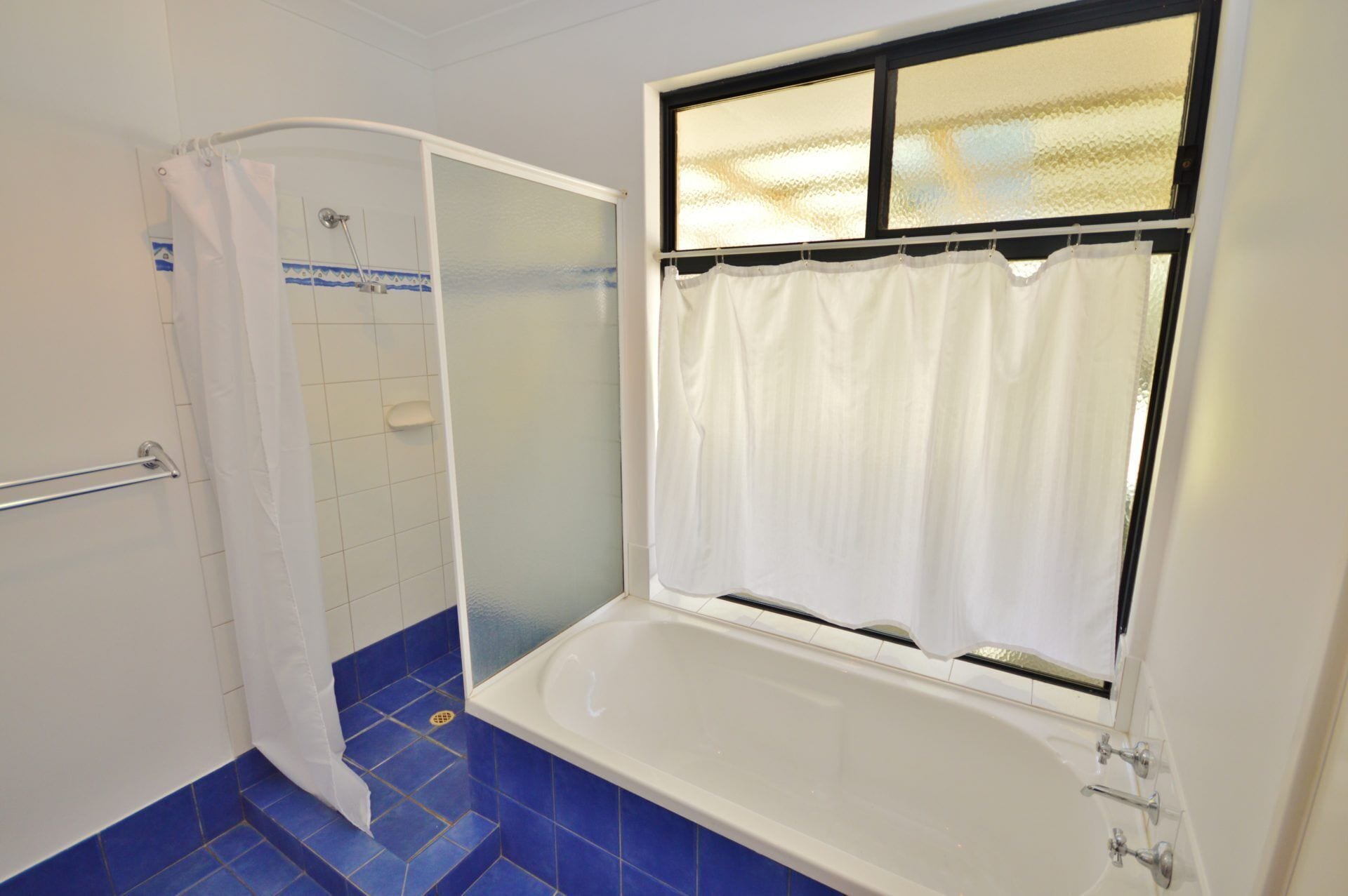 Only 5 Mins From Blue Holes Beach + Bonus Free Wifi is Available