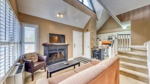 TV, fireplace