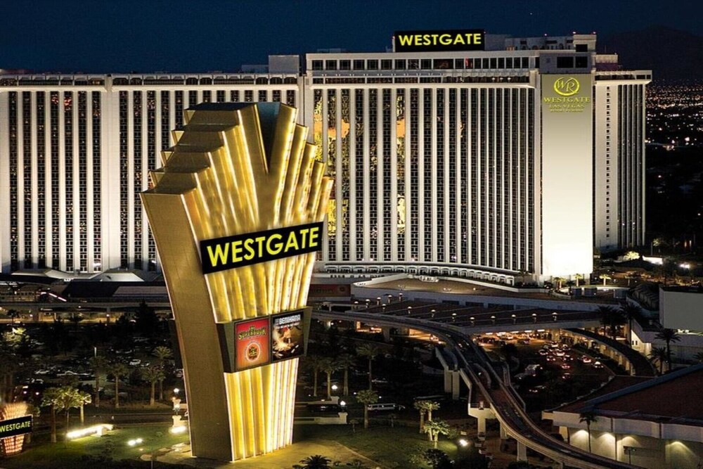 Westgate LV Hotel & Casino - 2 Rooms; close to strip; access to convention ctr.