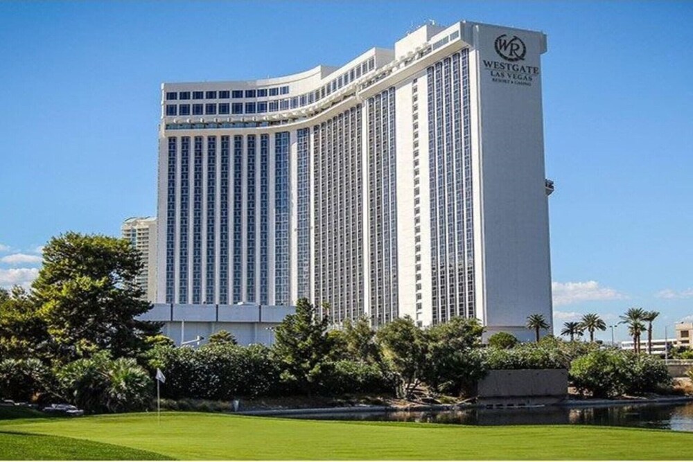 Westgate LV Hotel & Casino - 2 Rooms; close to strip; access to convention ctr.