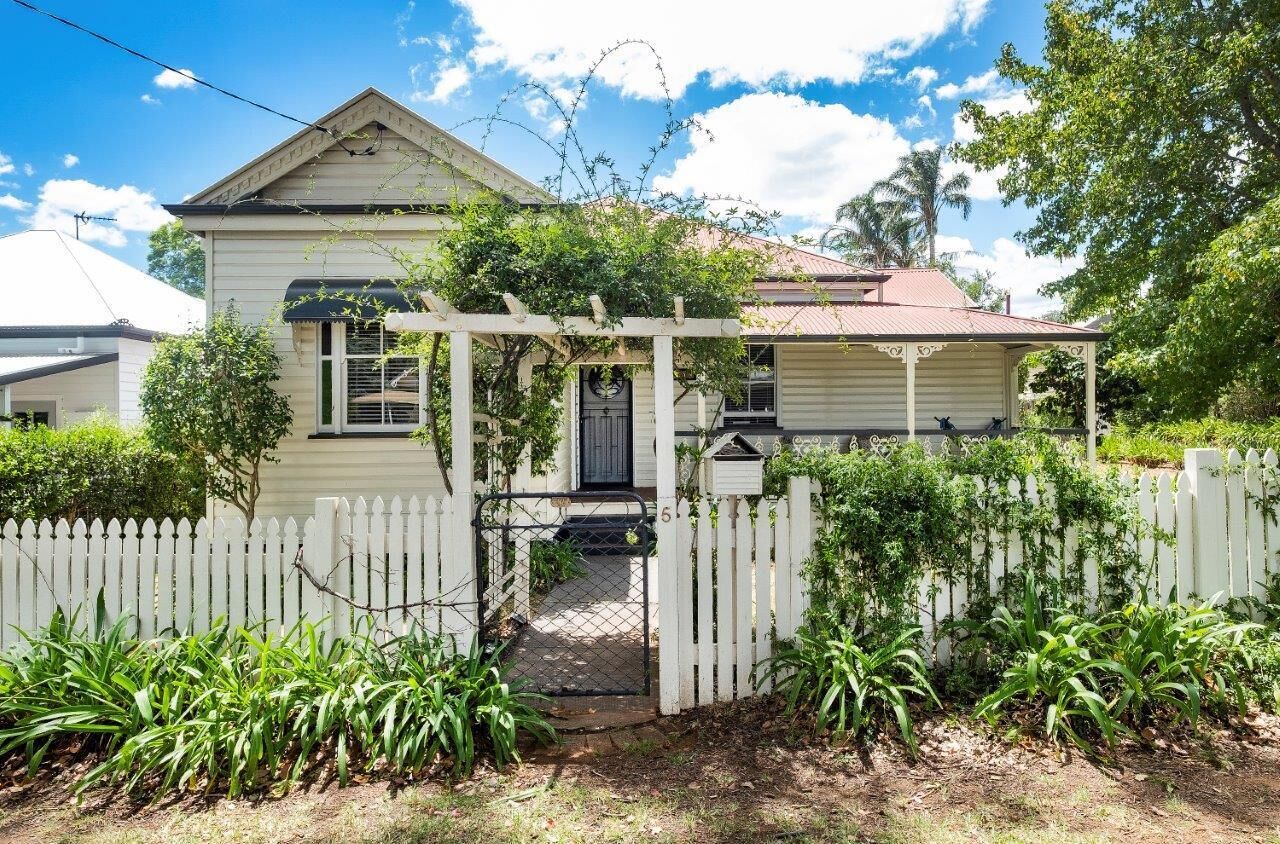 "The Shed" in Historic Precinct walking distance to the City Center