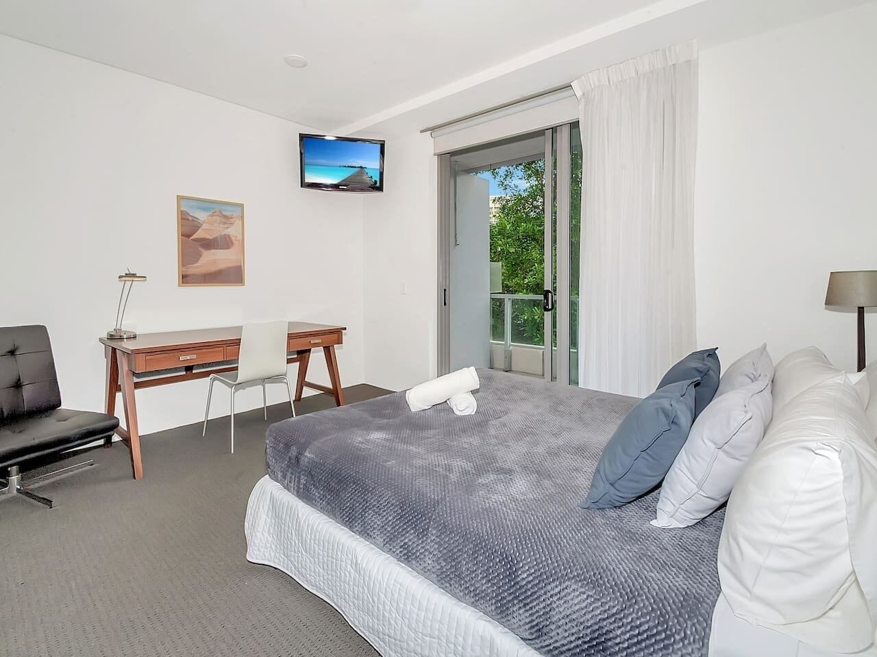 Privately Owned Hotel Room by Cairns Marina 222