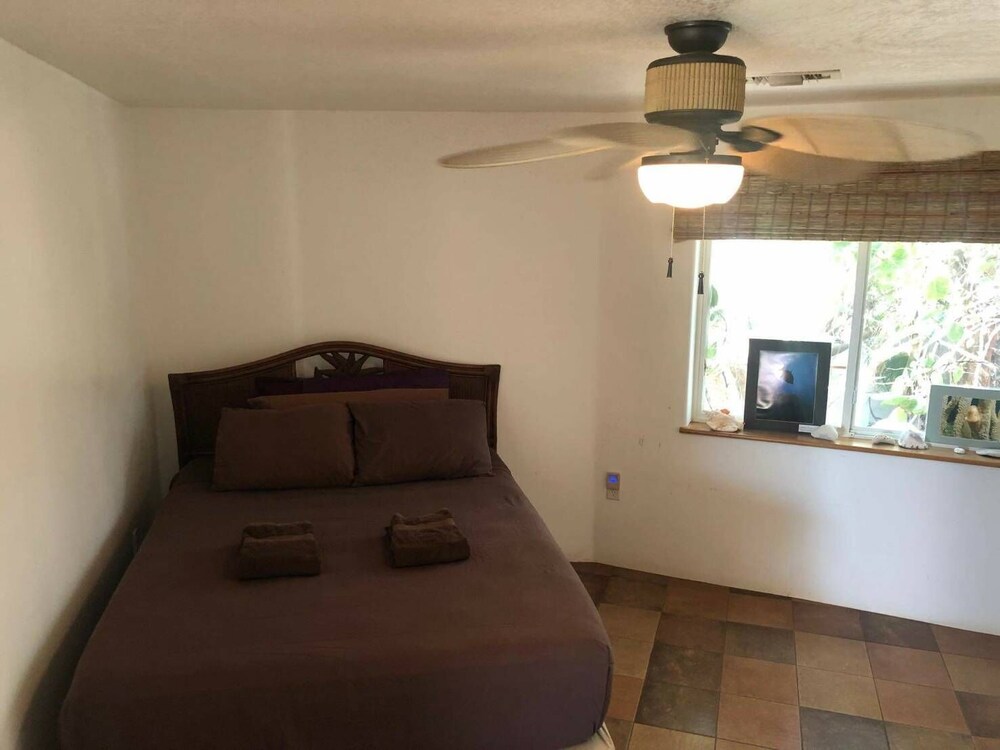 THE ULTIMATE LUXURY BOTANICAL FAMILY ESTATE VERY LARGE 3,480 SQFT ON THE BEACH!! Cayman Brac