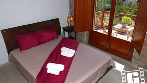 3 chambres, fer et planche à repasser, draps fournis