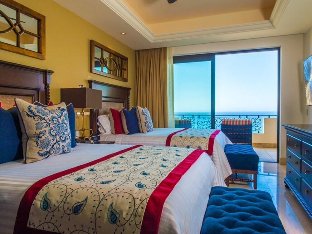 PRESIDENTIAL SUITE AVAILABLE FOR CHRISTMAS!! Cabo San Lucas Vrbo
