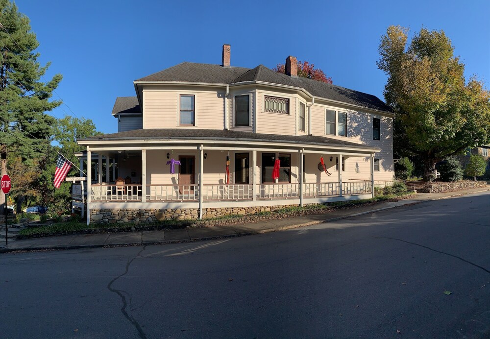 Henry · Henry room at The Herren House