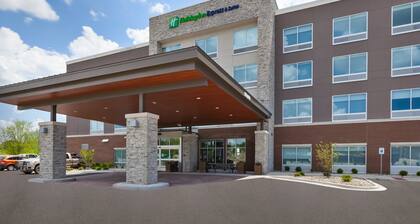Holiday Inn Express & Suites Grand Rapids Airport - South, an IHG Hotel