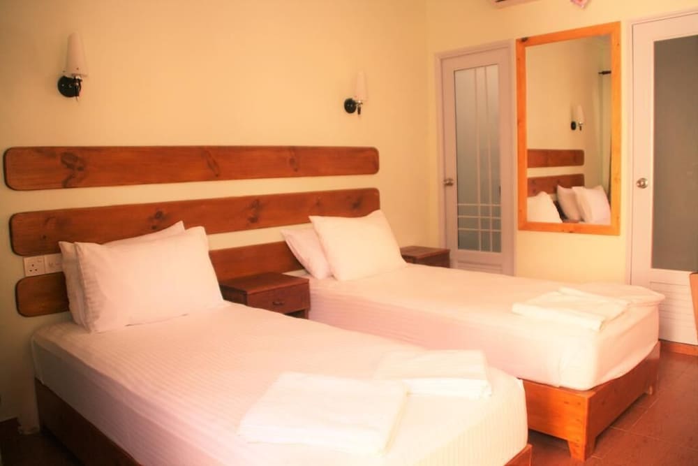Reyva Inn Guest House Is A Very Local Style Guest House In Maafushi Maldives In Maafushi Hotel Rates Reviews On Orbitz