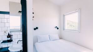 Down comforters, individually decorated, free WiFi, linens