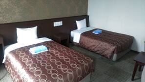 Free WiFi, linens